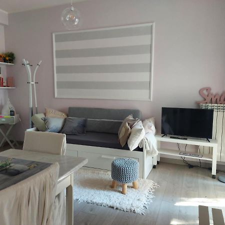 La Pineta - Delightful Small Apartment Near The City Center L'Aquila Exterior photo